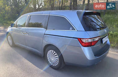 Минивэн Honda Odyssey 2010 в Запорожье