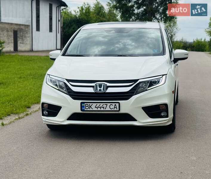 Минивэн Honda Odyssey 2018 в Ровно