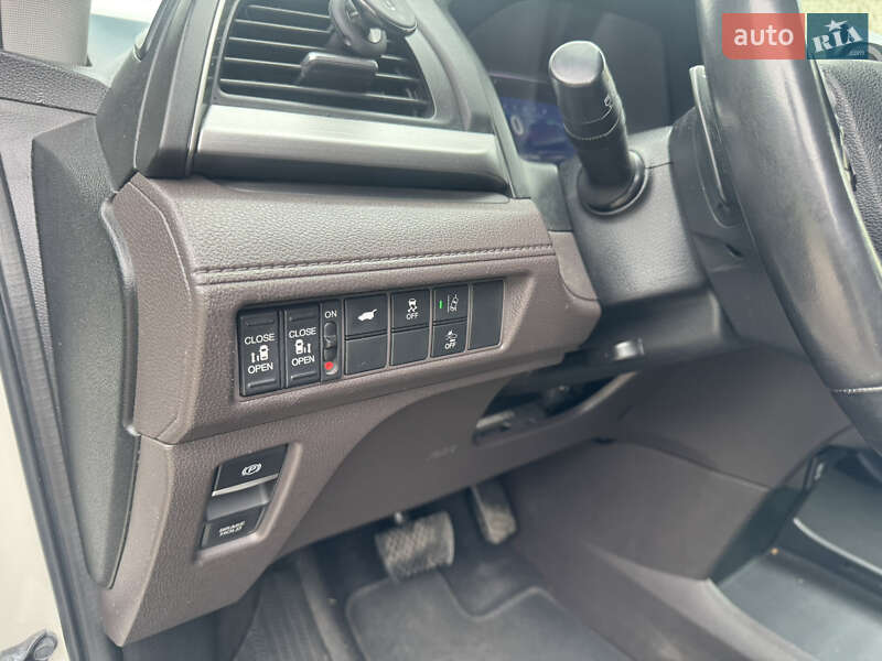 Минивэн Honda Odyssey 2018 в Ровно