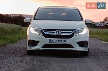 Минивэн Honda Odyssey 2018 в 
