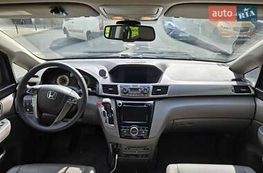 Минивэн Honda Odyssey 2017 в 