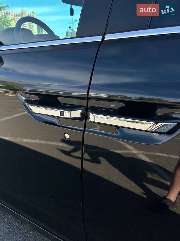 Минивэн Honda Odyssey 2016 в Броварах