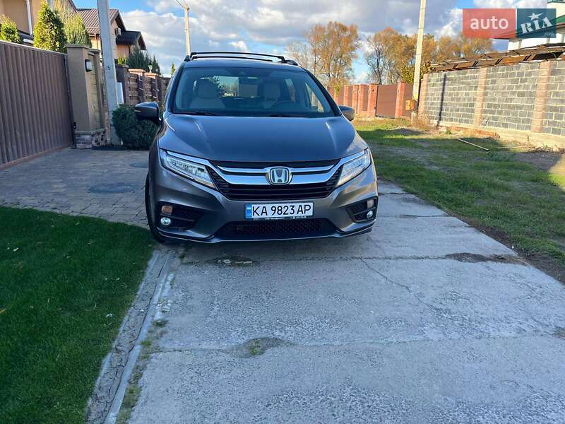 Минивэн Honda Odyssey 2017 в Киеве фото 3 Минивэн Honda Odyssey 2017 в Киеве
