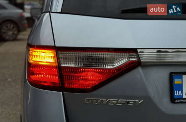 Минивэн Honda Odyssey 2013 в 