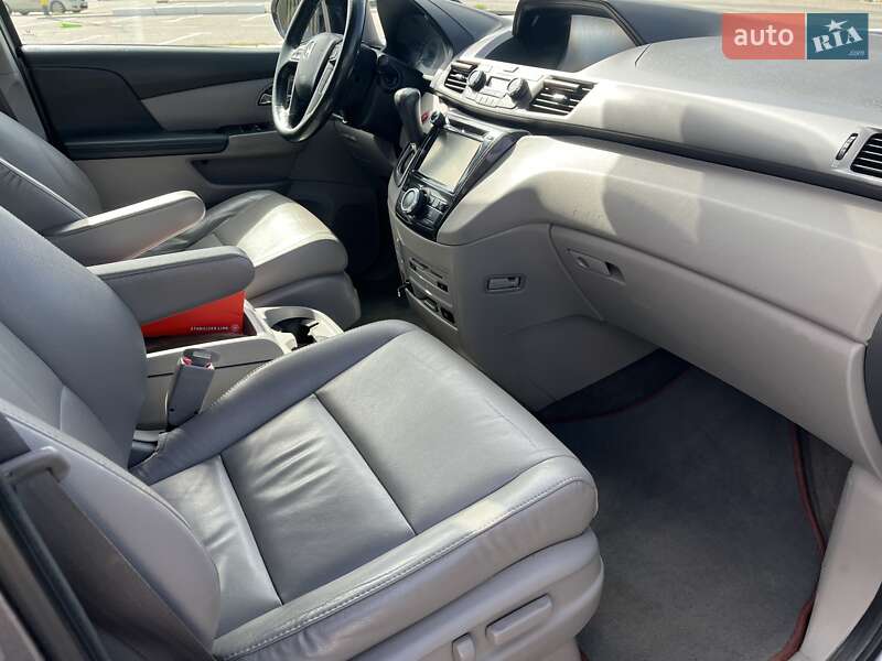 Минивэн Honda Odyssey 2013 в Киеве фото 18 Минивэн Honda Odyssey 2013 в Киеве