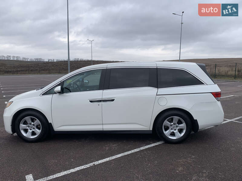 Минивэн Honda Odyssey 2016 в Ровно