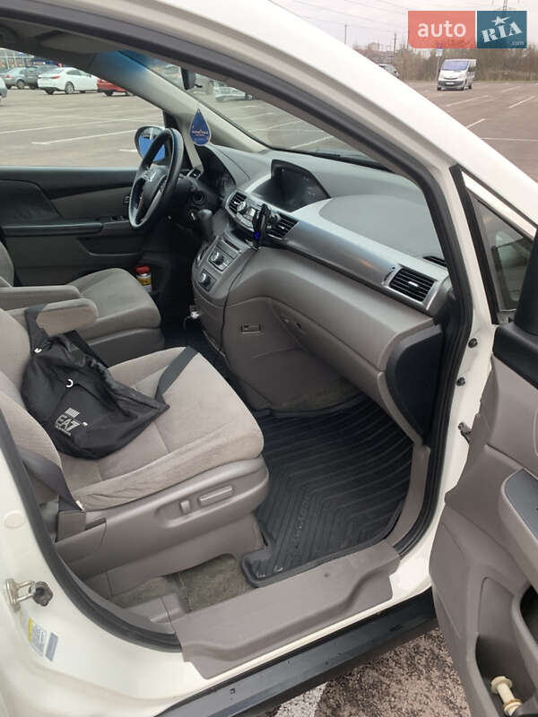 Минивэн Honda Odyssey 2016 в Ровно