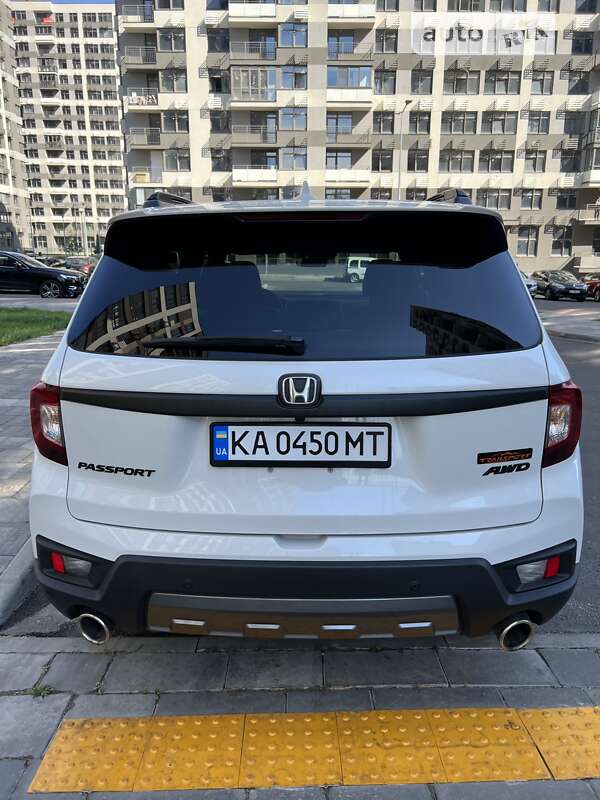 Внедорожник / Кроссовер Honda Passport 2022 в Киеве