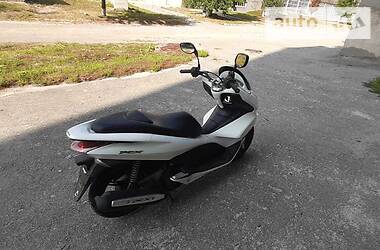 Макси-скутер Honda PCX 125 2010 в Каменец-Подольском