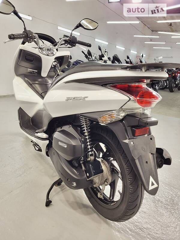 Honda PCX 125 2012 history of car sales on auto.ria