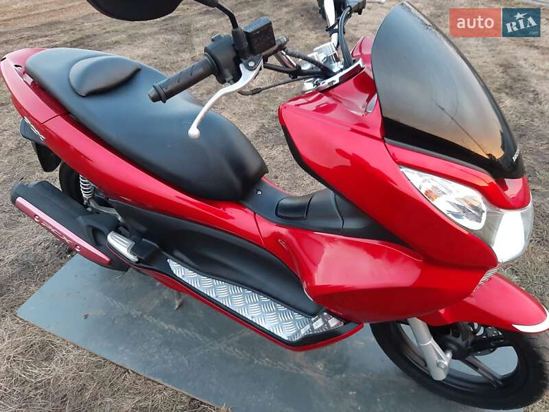 Макси-скутер Honda PCX 125 2012 в Николаеве
