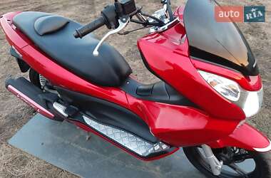 Макси-скутер Honda PCX 125 2012 в 