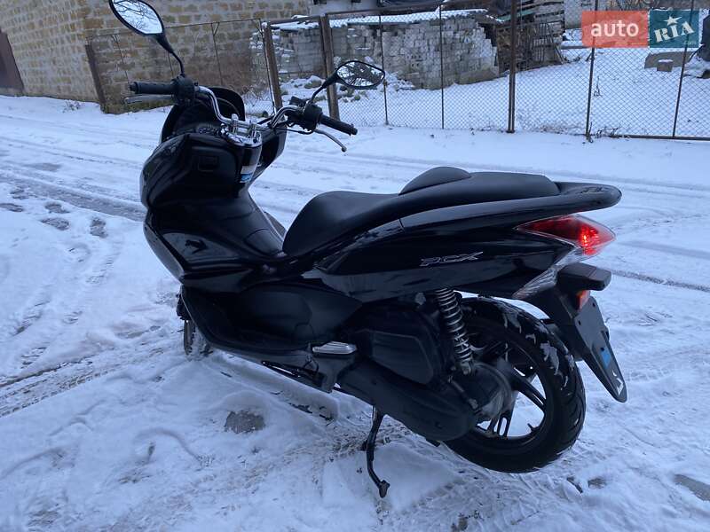 Грузовые мотороллеры, мотоциклы, скутеры, мопеды Honda PCX 125 2014 в Барышевке