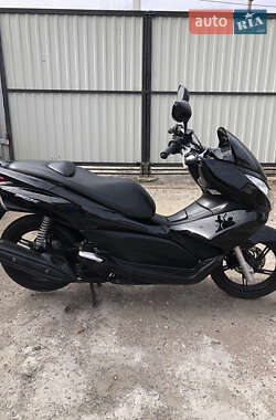 Макси-скутер Honda PCX 125 2014 в Яготине