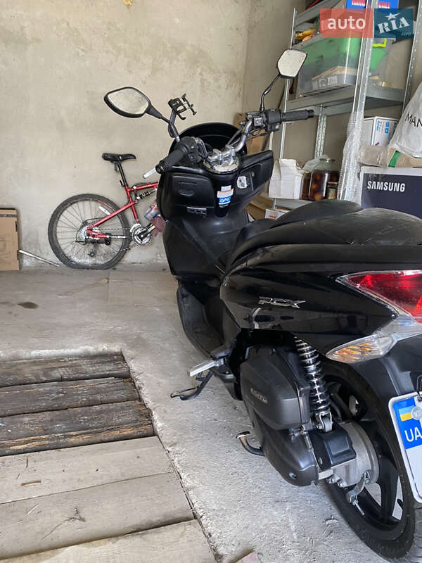 Макси-скутер Honda PCX 125 2013 в Одессе