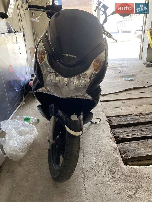 Макси-скутер Honda PCX 125 2013 в Одессе