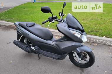 Максі-скутер Honda PCX 125 2014 в Бобровиці