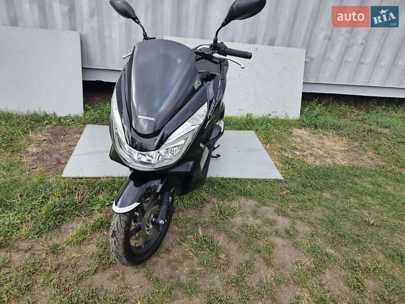 Макси-скутер Honda PCX 125 2017 в Кривом Озере