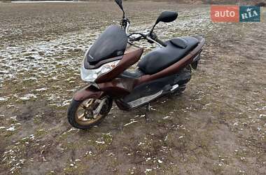 Макси-скутер Honda PCX 125 2014 в 