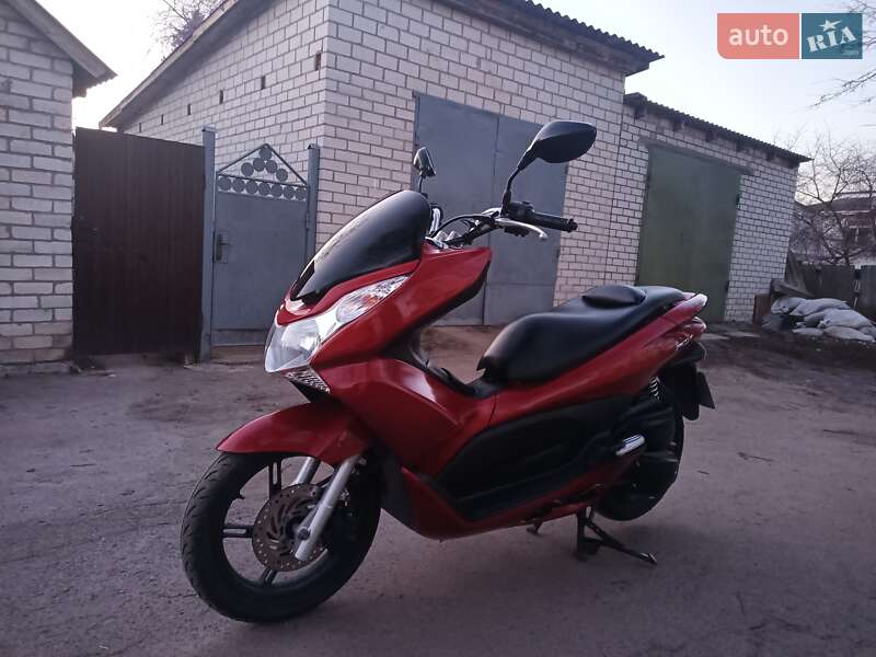 Макси-скутер Honda PCX 125 2014 в 