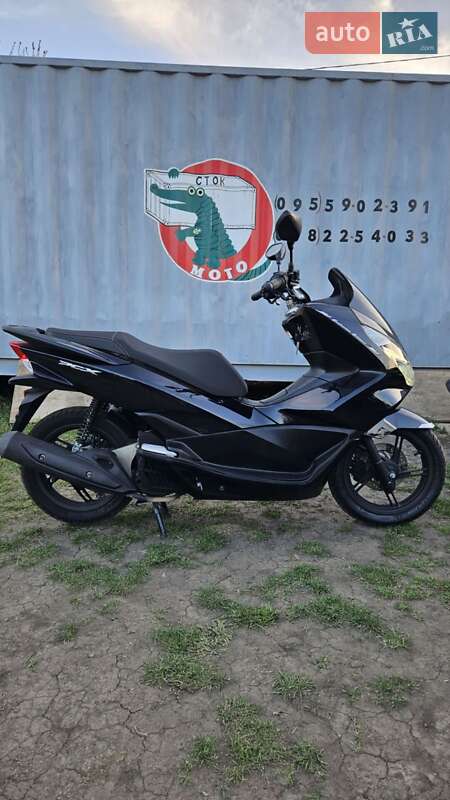 Максі-скутер Honda PCX 125 2017 в 