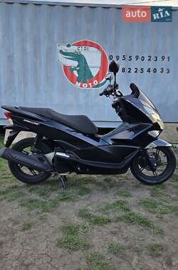 Максі-скутер Honda PCX 125 2017 в 