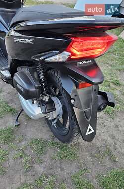 Максі-скутер Honda PCX 125 2017 в 