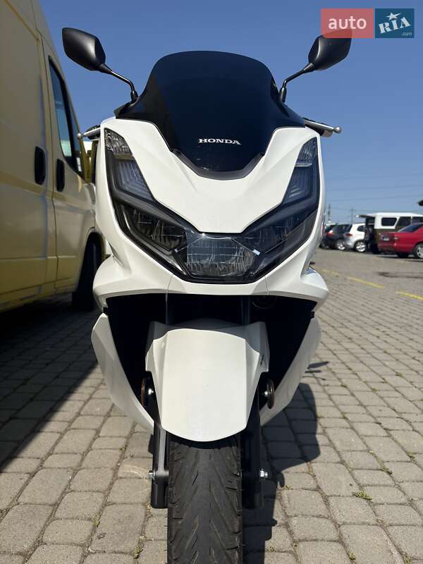 Грузовые мотороллеры, мотоциклы, скутеры, мопеды Honda PCX 125 2023 в Черновцах