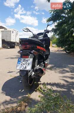 Макси-скутер Honda PCX 125 2014 в 