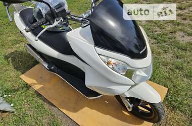 Макси-скутер Honda PCX 150 2014 в 