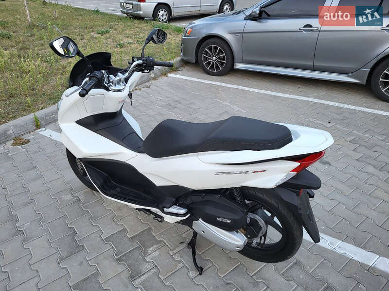 Макси-скутер Honda PCX 150 2015 в Десне