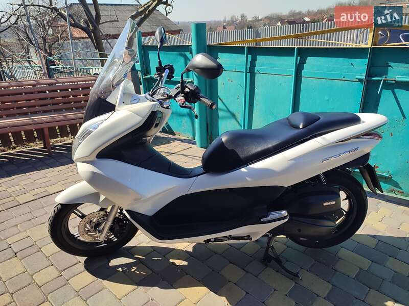Вантажні моторолери, мотоцикли, скутери, мопеди Honda PCX 150 2014 в Хмельницькому