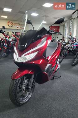 Макси-скутер Honda PCX 150 2019 в 
