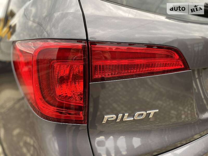 Позашляховик / Кросовер Honda Pilot 2016 в Чернівцях
