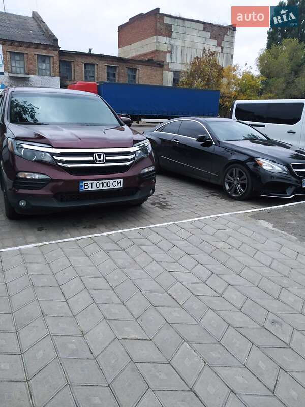 Внедорожник / Кроссовер Honda Pilot 2016 в Запорожье