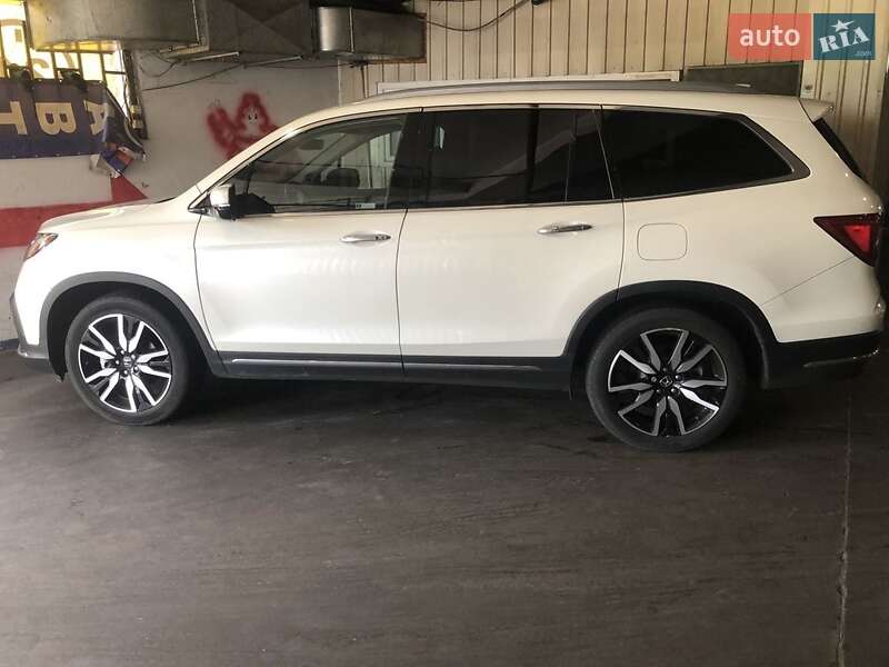 Внедорожник / Кроссовер Honda Pilot 2018 в Киеве