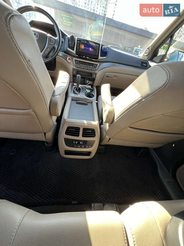 Внедорожник / Кроссовер Honda Pilot 2017 в Киеве