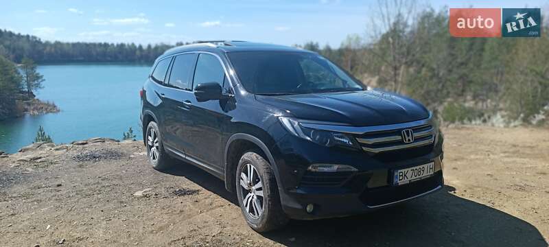 Внедорожник / Кроссовер Honda Pilot 2017 в Костополе