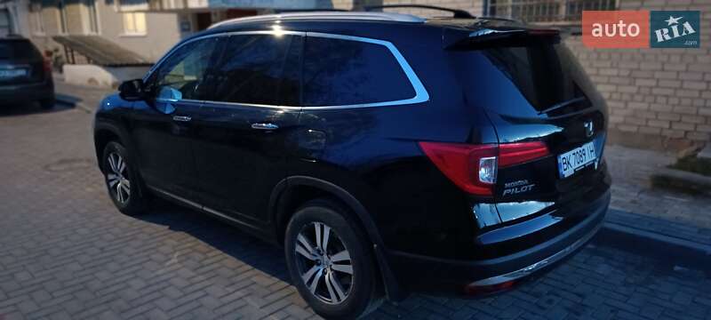 Внедорожник / Кроссовер Honda Pilot 2017 в Костополе