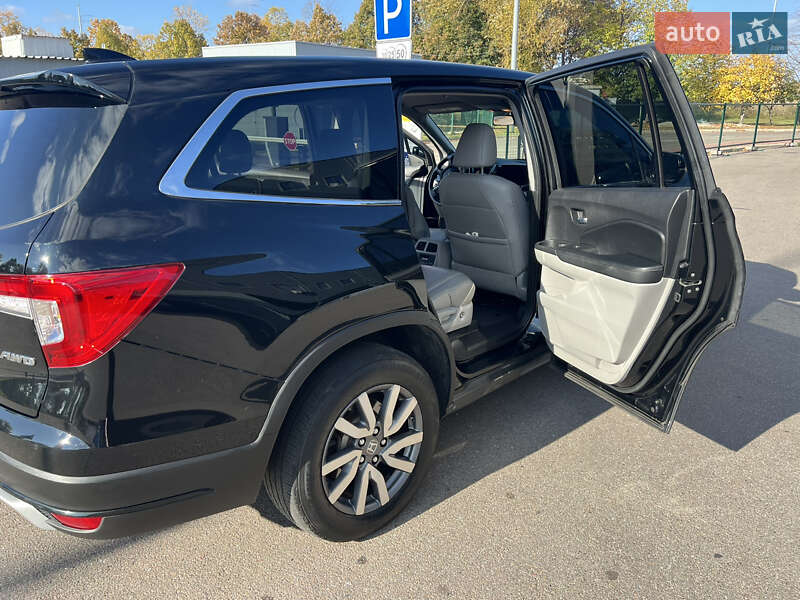 Внедорожник / Кроссовер Honda Pilot 2018 в Киеве