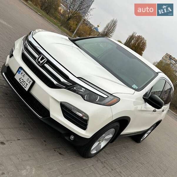 Внедорожник / Кроссовер Honda Pilot 2018 в 