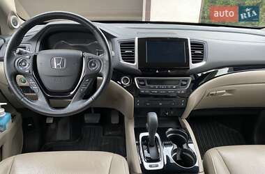 Позашляховик / Кросовер Honda Pilot 2017 в 