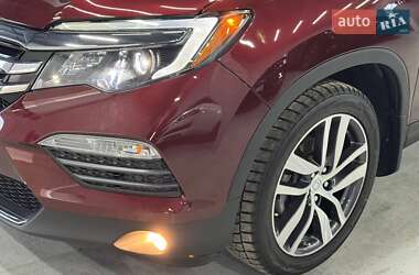 Позашляховик / Кросовер Honda Pilot 2018 в 