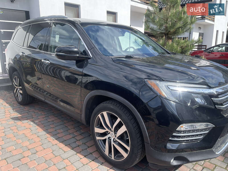 Внедорожник / Кроссовер Honda Pilot 2016 в Киеве