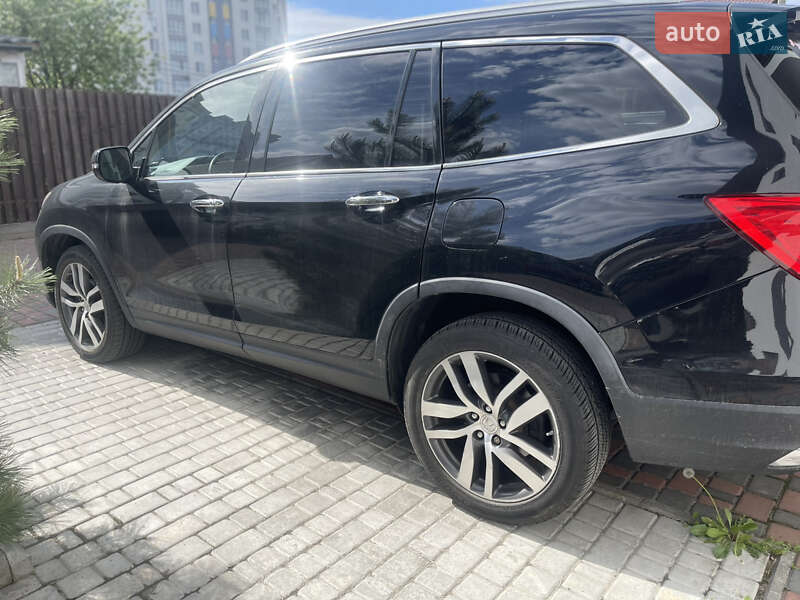 Внедорожник / Кроссовер Honda Pilot 2016 в Киеве