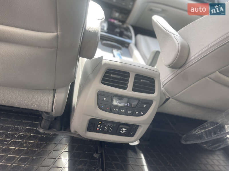 Внедорожник / Кроссовер Honda Pilot 2016 в Киеве