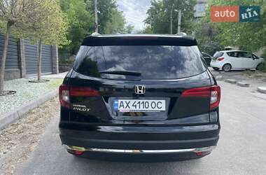 Позашляховик / Кросовер Honda Pilot 2018 в 