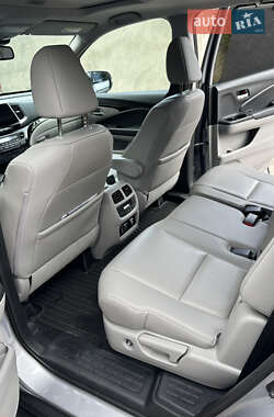 Внедорожник / Кроссовер Honda Pilot 2017 в 
