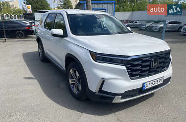 Позашляховик / Кросовер Honda Pilot 2023 в 