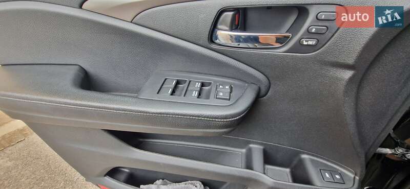 Внедорожник / Кроссовер Honda Pilot 2018 в Днепре